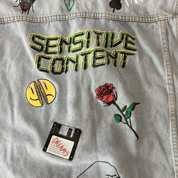 jacket Rue 21 Large Graffiti graphic embellished jean Jacket with hood size L - Picture 9 of 11